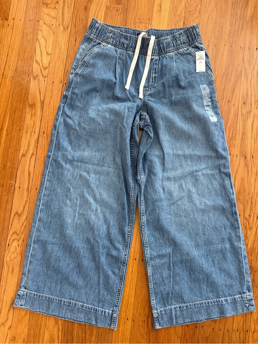 GAP Mid Rise Pleated ULTRASOFT Wide-Leg Drawstring Jeans - Petite S - NWT